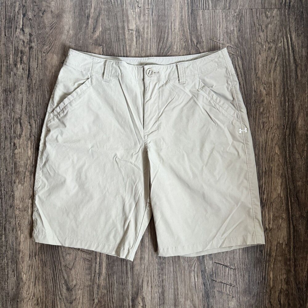 Under Armour Men's beige Golf Shorts Size 34, 10-inch Inseam